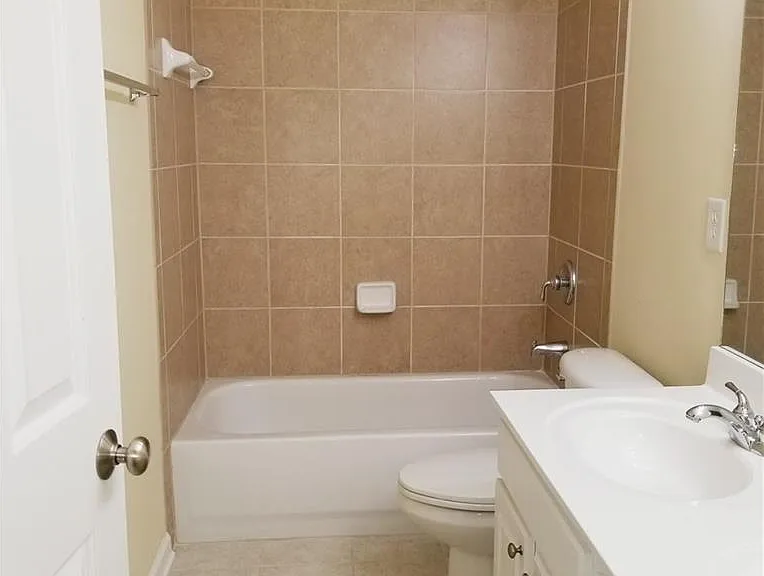 3363 Stoneham Dr — Photo 17