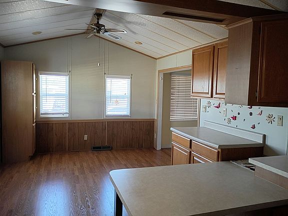 2nd image of 34 Circle Rdg #292