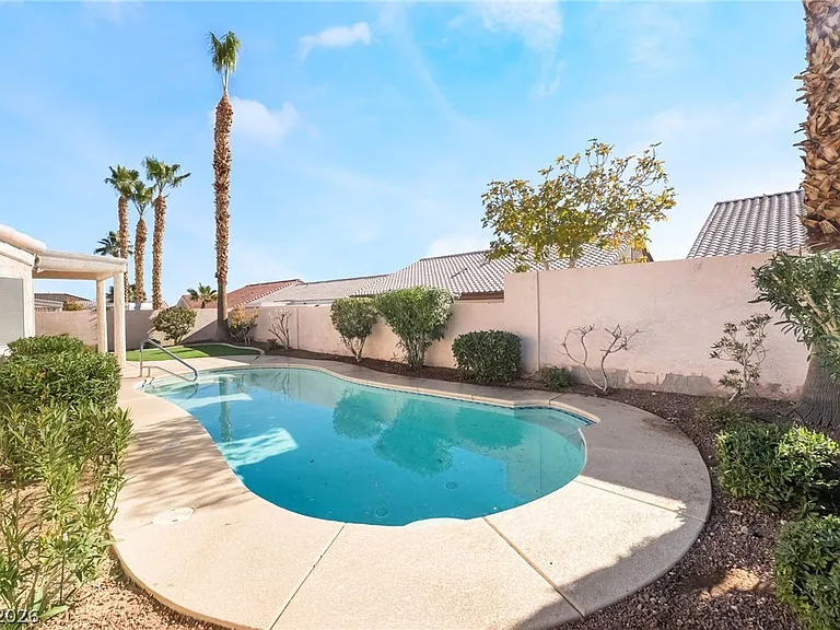 9205 Desert Village Ave — Photo 40
