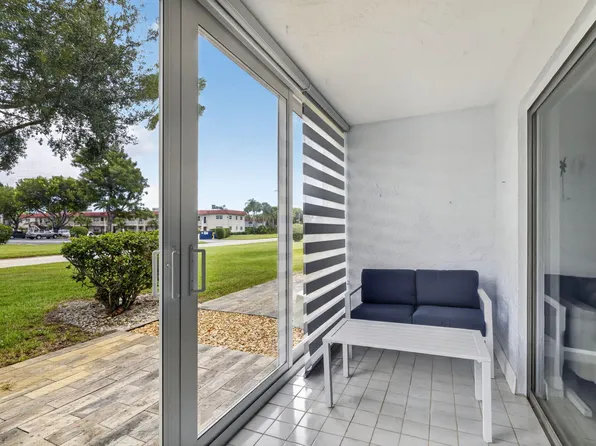 22 Abbey Ln APT 101, Delray Beach, FL 33446