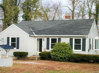 37 Hemlock Dr, Deep River, CT 06417