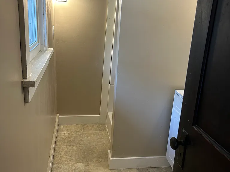 715 SW 5th St #3 — Photo 9