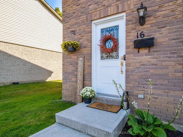 16 Rosemund Cres, Kingston, ON K7M 6Z3