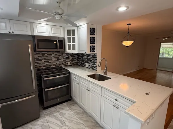 2141 NE 1st Court #102, Boynton Beach, FL 33435