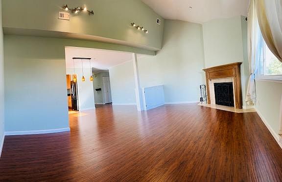 2nd image of 1219 Paloma Ave