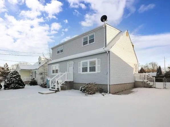 14 Neptune Avenue, West Babylon, NY 11704