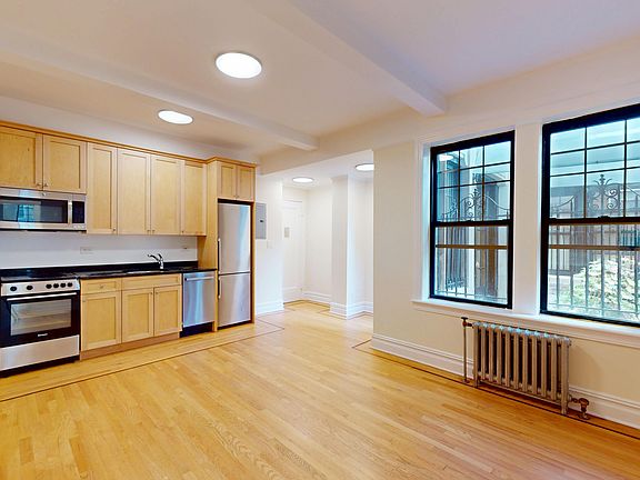 3rd image of 115 E 92nd St #1C