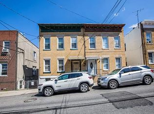 25-37 14th Pl, Astoria, NY 11102