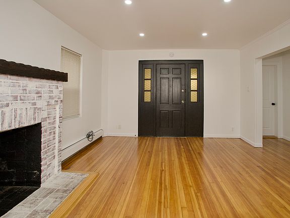 4th image of 10 Tollgate Ct Floor 1