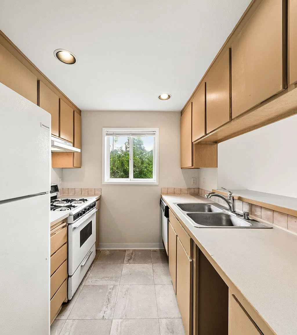 Greenlake Condo — Photo 4