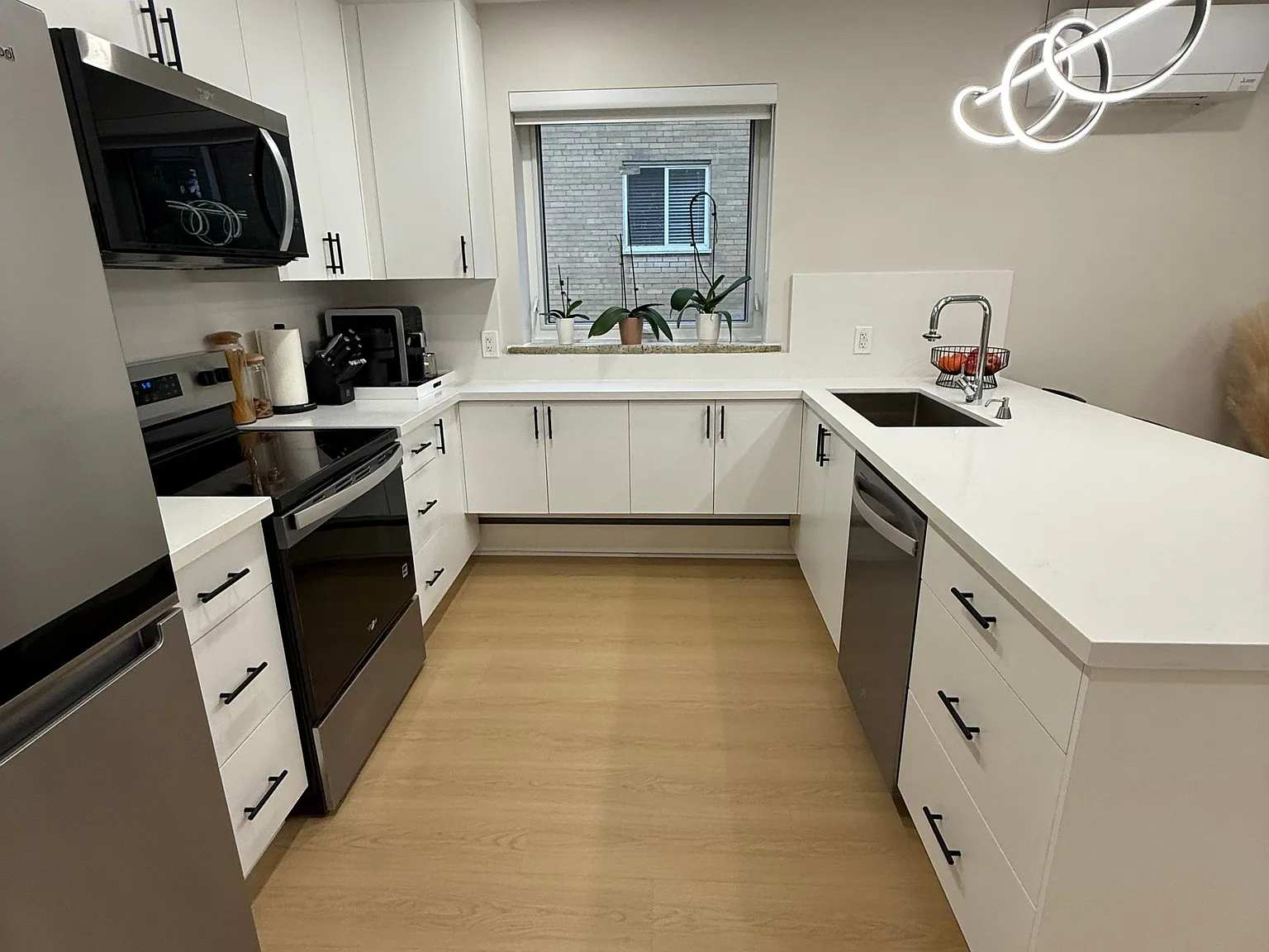 2 bed, $2,700 — Photo 2