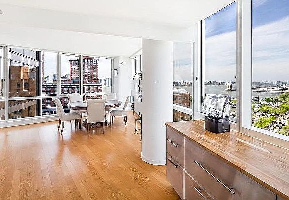 3rd image of 200 Chambers St APT 15D