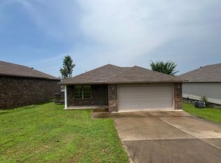 808 W 13th St, Russellville, AR 72801