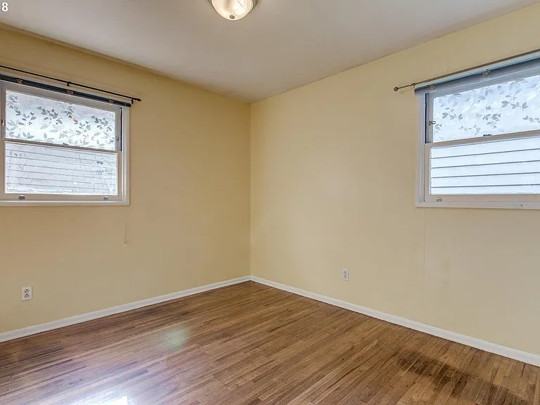 1506 N Watts St — Photo 12