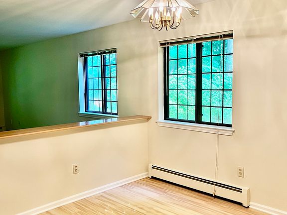 5th image of 215 Foxwood Lane #215