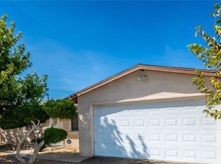 13270 Yakima Rd, Apple Valley, CA 92308