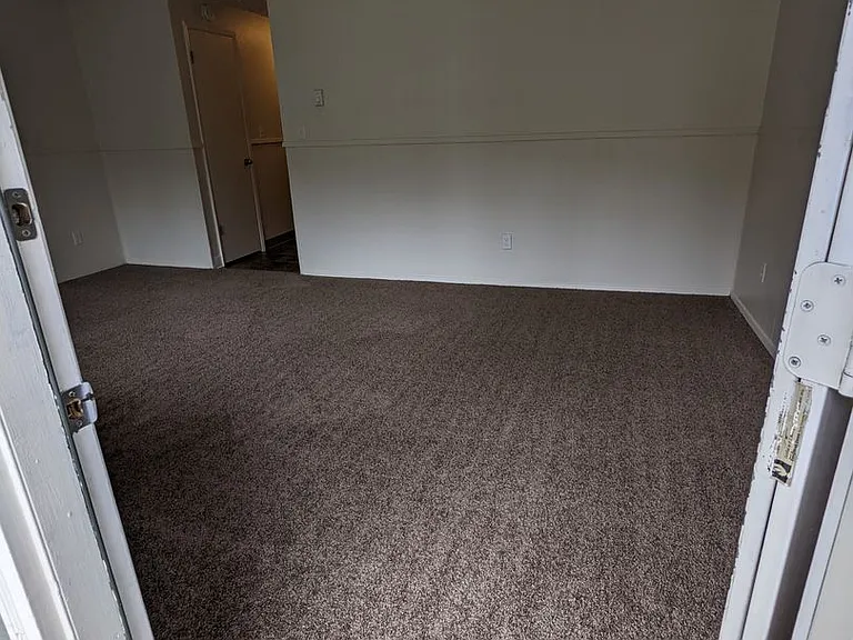 Royal Crest Townhomes — Photo 58