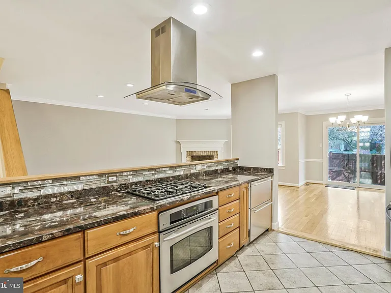 6366 Brampton Ct — Photo 7