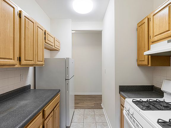 5th image of 307 W 111th St APT 5R