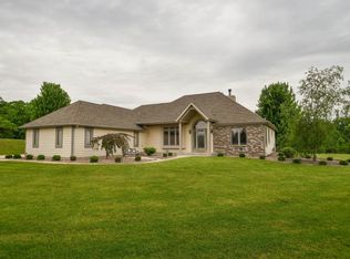 W349S8022 Natures Ct, Eagle, WI 53119