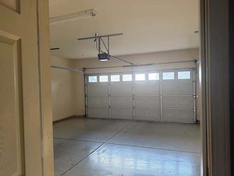 1160 Hamlin Way — Photo 8