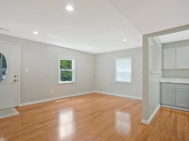 6024 Rixey Dr — Photo 11