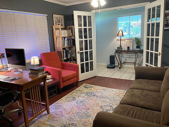 Office/possible 3rd bedroom