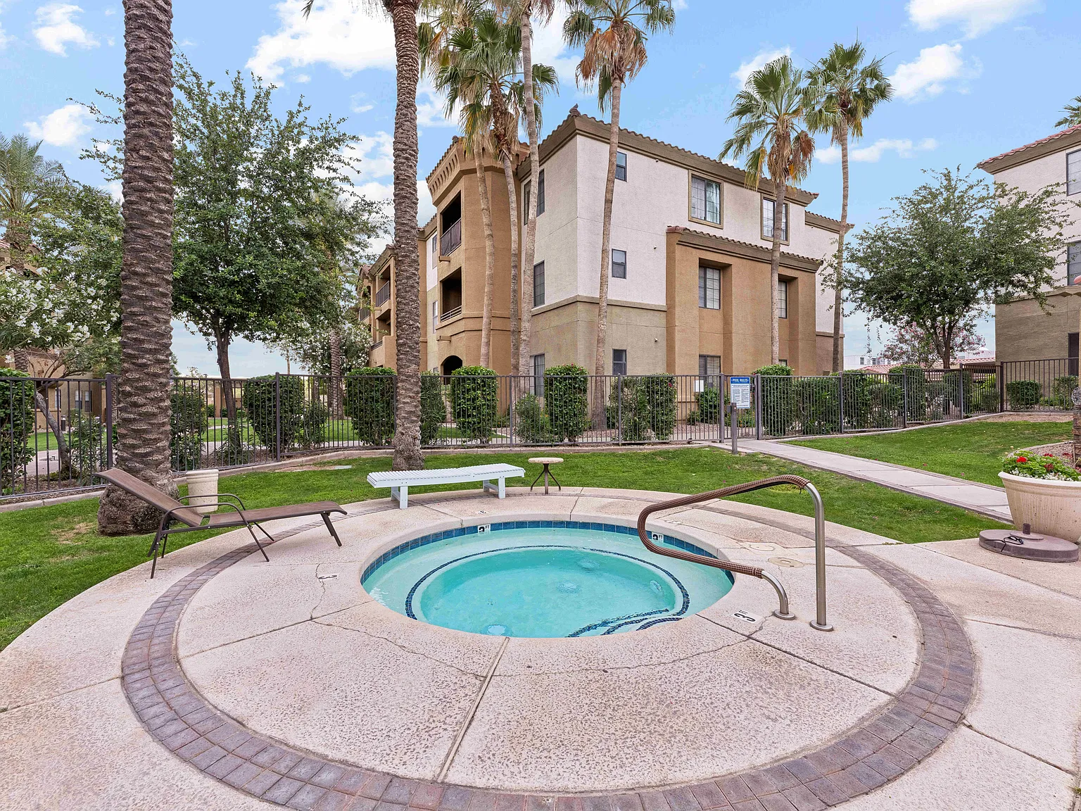 2 bed, 941 sqft, $1,800 — Photo 3