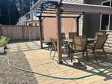 469 NE Nantucket St — Photo 24