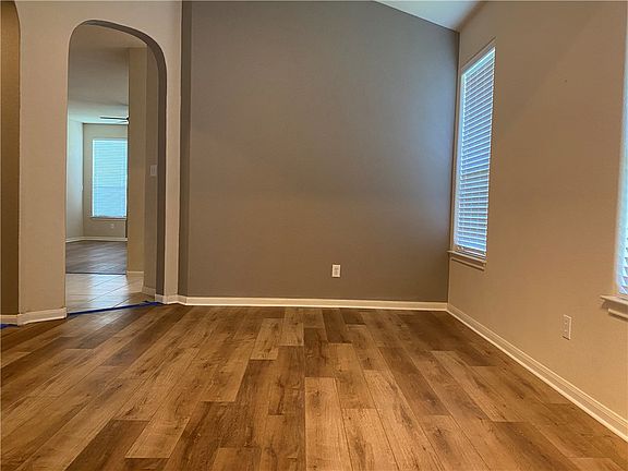 5th image of 2427 Salorn Way