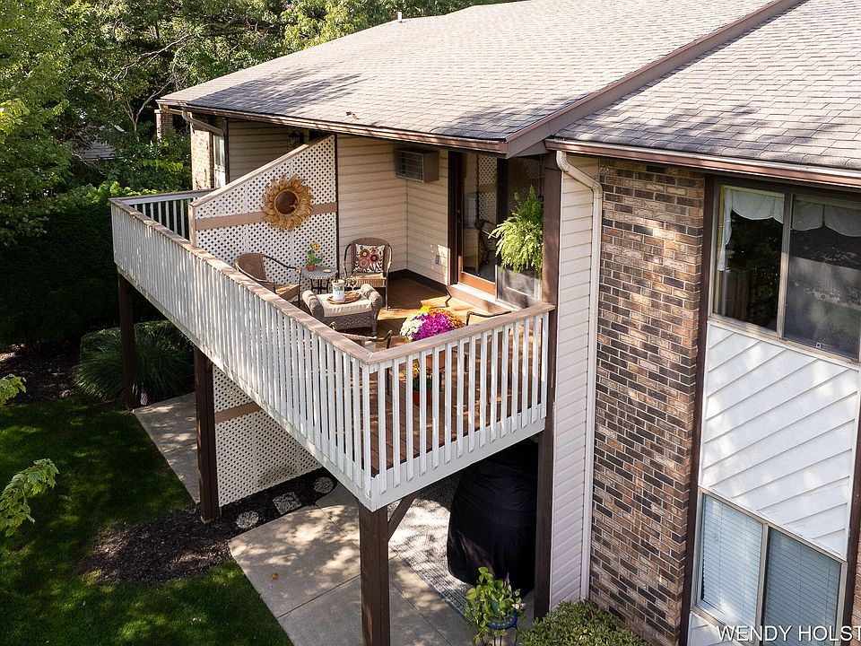 1st image of 2085 Lake St #2