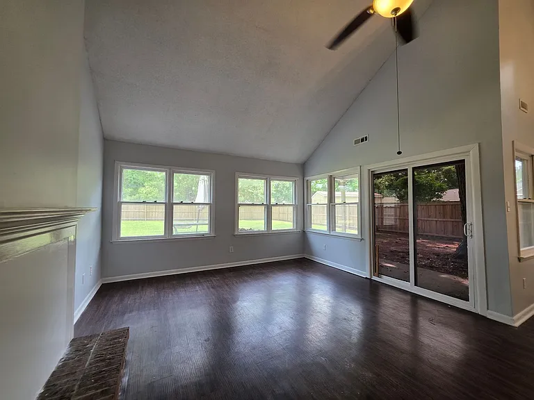 127 Broadleaf Dr — Photo 4