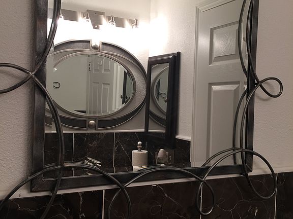 5th image of 14824 1/4 Chatsworth Dr
