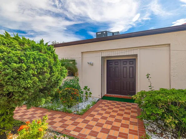 8008 Eastlake Drive, Boca Raton, FL 33433