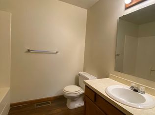 208 Stonewall Court, Nappanee, IN 46550