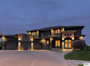 20806 Frances Cir, Elkhorn, NE 68022