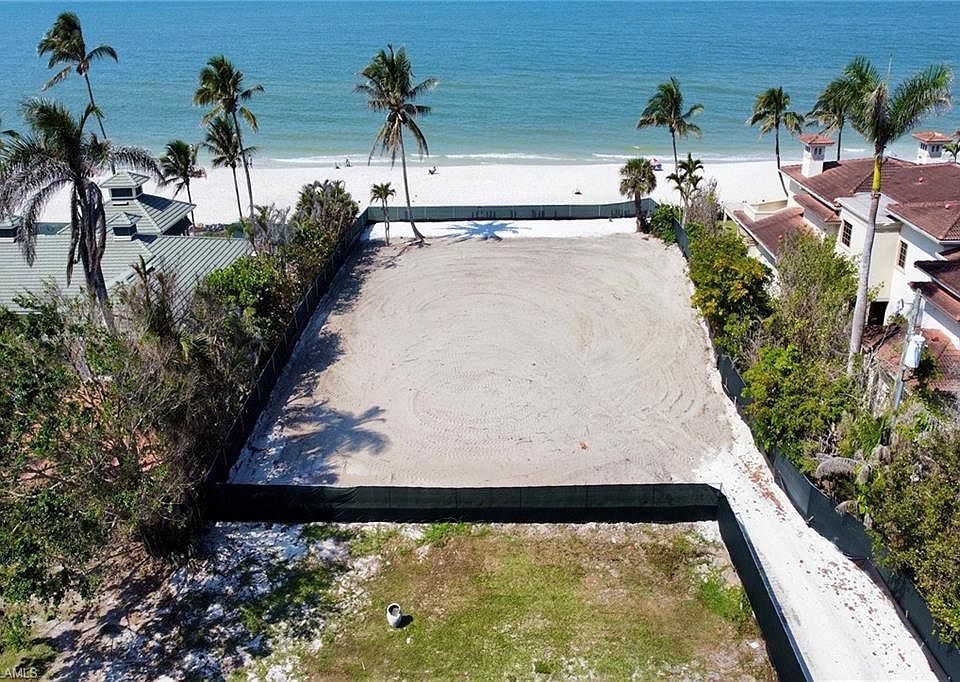 1st image of 450 Gulf Shore BLVD S