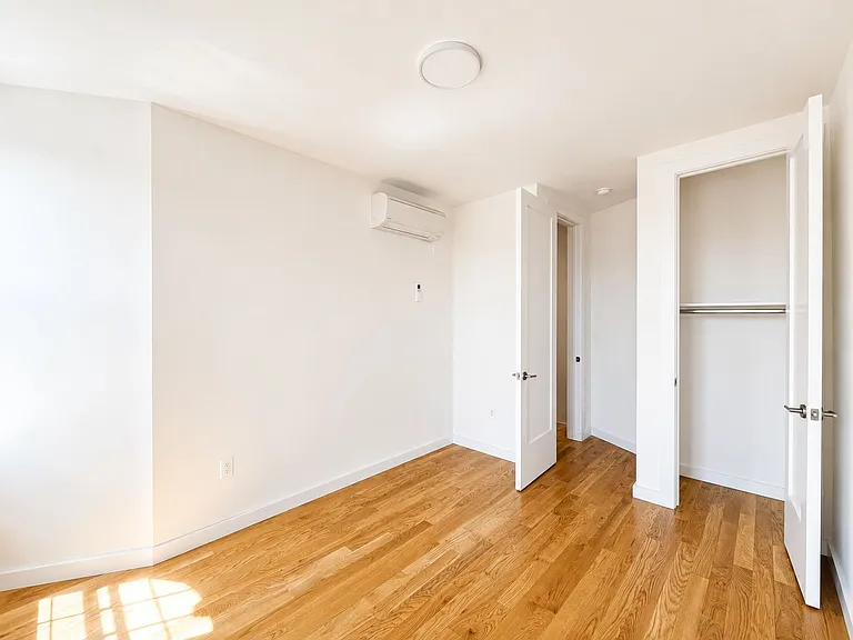 673 Knickerbocker Ave #3A — Photo 12