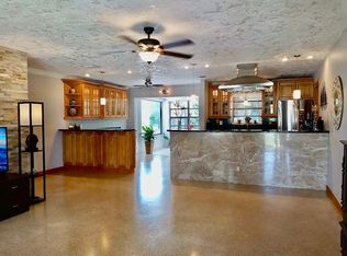 300 NW 20th St, Wilton Manors, FL 33311