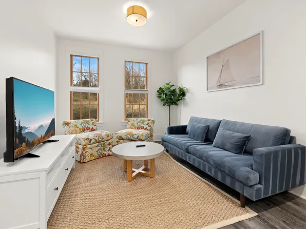 216 E South St, Fayetteville, AR 72701