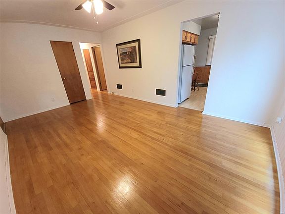 4th image of 40 W Jennings Ave