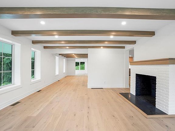 4th image of 73 Whippoorwill Rd