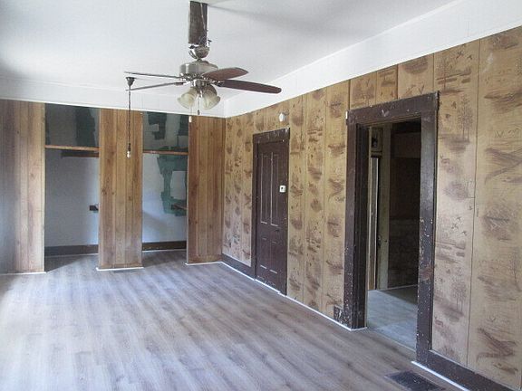 2nd image of 409 E Main St