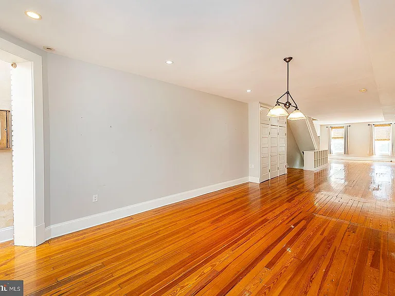 7 N Loudoun St #1/2 — Photo 9