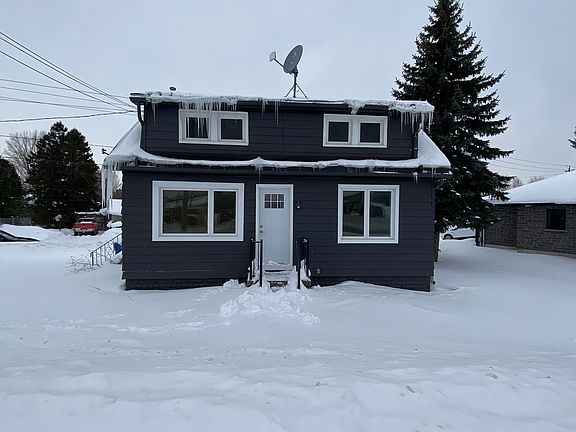 2nd image of 582 Garafraxa St S