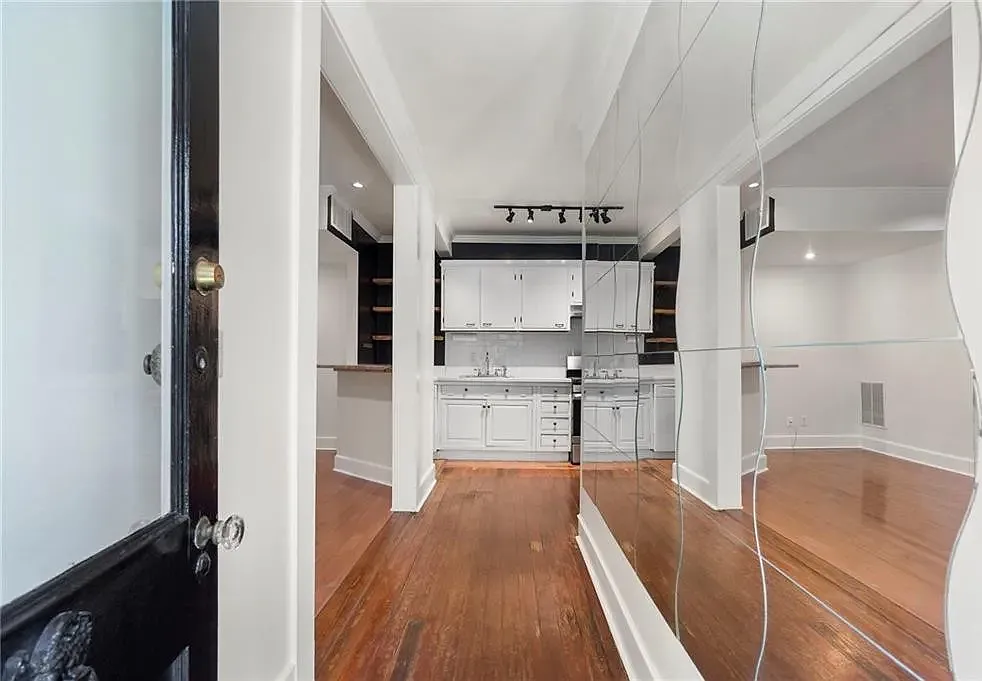 1 bed, $2,150 — Photo 4