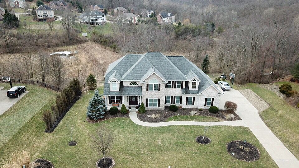 2nd image of 425 McKean Dr