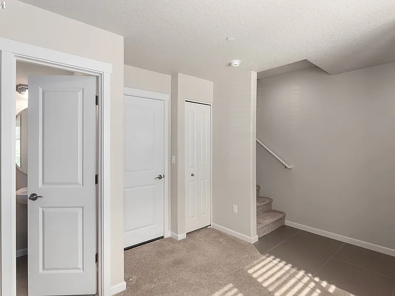 7989 NE Heiser St — Photo 7