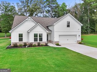 96 Whites Pond Rd, Moreland, GA 30259