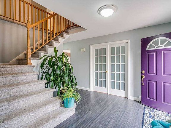 5th image of 21 Long Meadow Pl